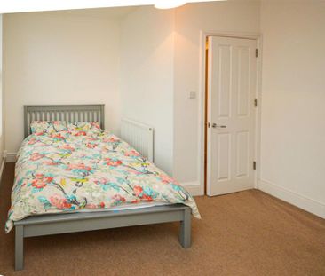 2 bedroom flat to rent - Photo 6