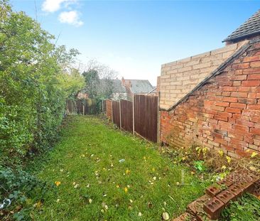 3 bedroom terraced house to rent - Photo 3