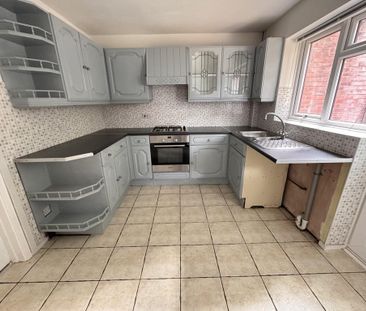 2 bedroom semi-detached house to rent - Photo 2