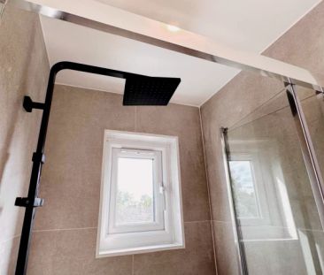 3 Bedroom 3 Bathroom room 5 - Photo 5