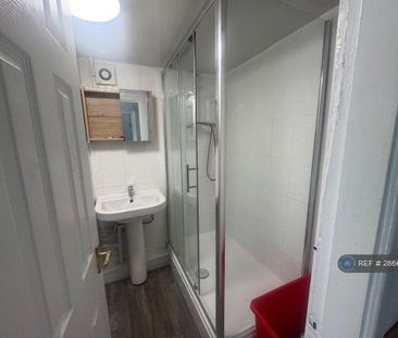 4 bedroom terraced house to rent - Photo 5