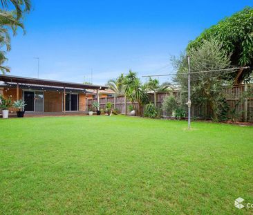 🌴 Seaside Retreat - 3 Bedroom 1 Bathroom House for Rent 500m from t... - Photo 6