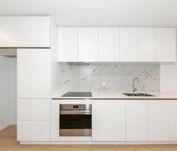 Brand New Living at "The Shard" - Modern Style and Ultimate Conveni... - Photo 3