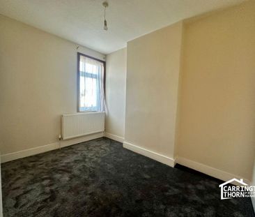 3 bedroom end of terrace house to rent - Photo 4