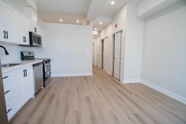 Newly Renovated 1 Bedroom unit in Welland - Photo 1