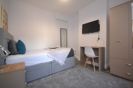 1 bedroom Flat To Let - Photo 4