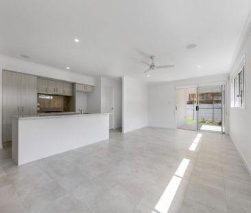 Beautiful Family Home in Orchard Estate - Photo 1