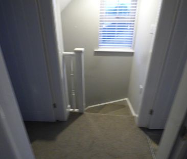 2 bedroom end of terrace house to rent - Photo 1