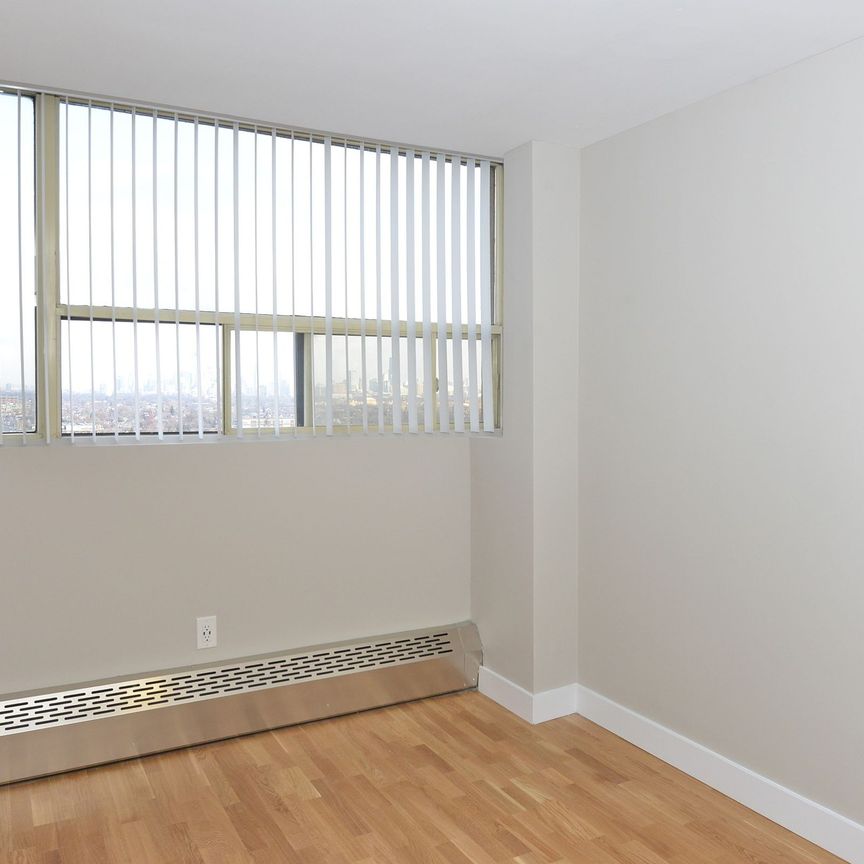 730 St Clarens Avenue - Photo 1