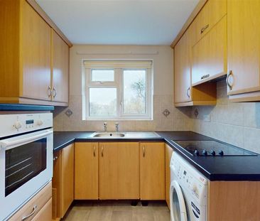 3 bedroom semi-detached house to rent - Photo 6