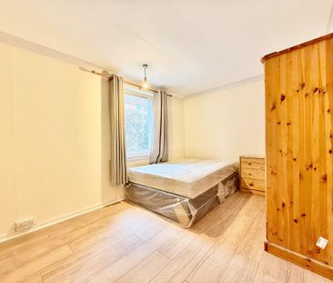 3 bedroom flat to rent - Photo 6