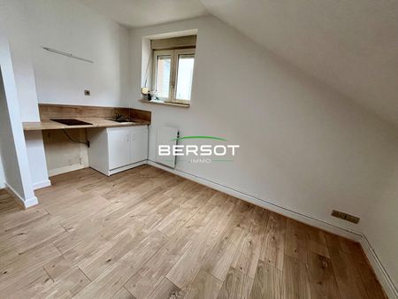 Charmant appartement T1 Bis rénové de 22,50 m² situé place Flore à Besançon - Photo 2