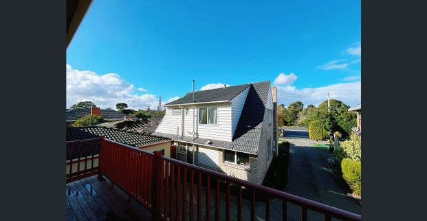 Stylish & Spacious Living in a Prime Location - Photo 1