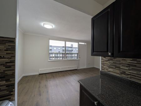 For Lease - 57 Parkwoods Village Drive Unit# 603, Toronto, Ontario - Photo 3