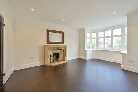 6 bedroom detached house to rent - Photo 3