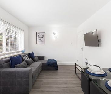 2 Bed Flat, Barnwood Close, RG30 - Photo 3