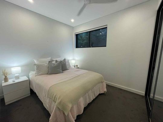 STUNNING MODERN 2 BEDROOM GARDEN APARTMENT - Photo 1
