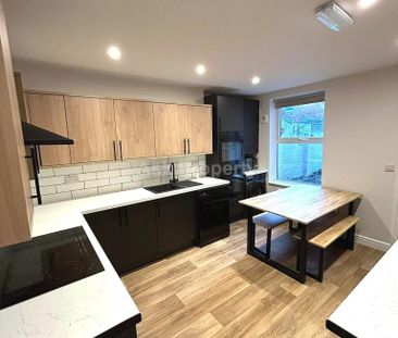 1 bedroom in a house share to rent - Photo 3