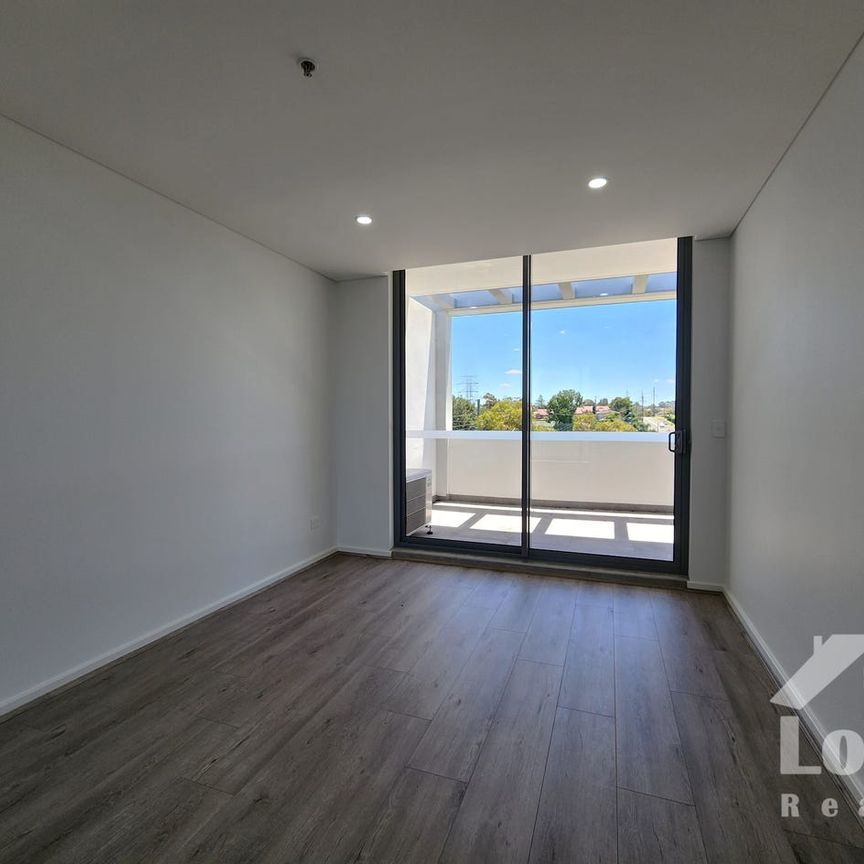 Modern Living and Convenient Location - Photo 1