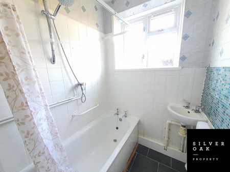 3 bedroom semi-detached house to rent - Photo 4