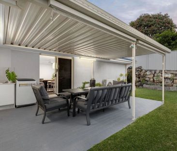 A stylish newly renovated home in one of Wishart's most sought-afte... - Photo 2