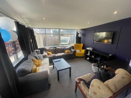 14 Dennistead Crescent - Photo 1