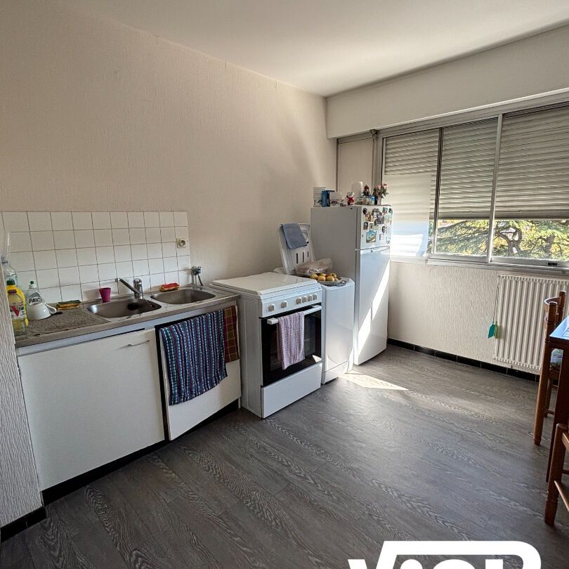 SPACIEUX T2 de 49m2 A PROXIMITE DE LA MAIRIE - Photo 1