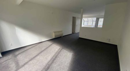 Three bedroom gem - Photo 2