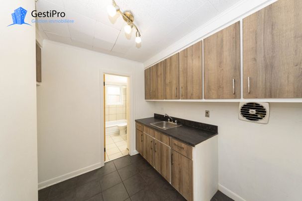1370 Frontenac - Photo 1