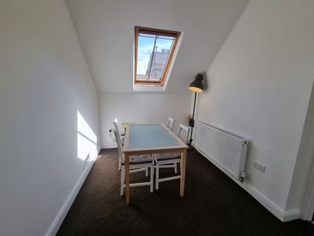 6 Bed Student Accommodation - Photo 2