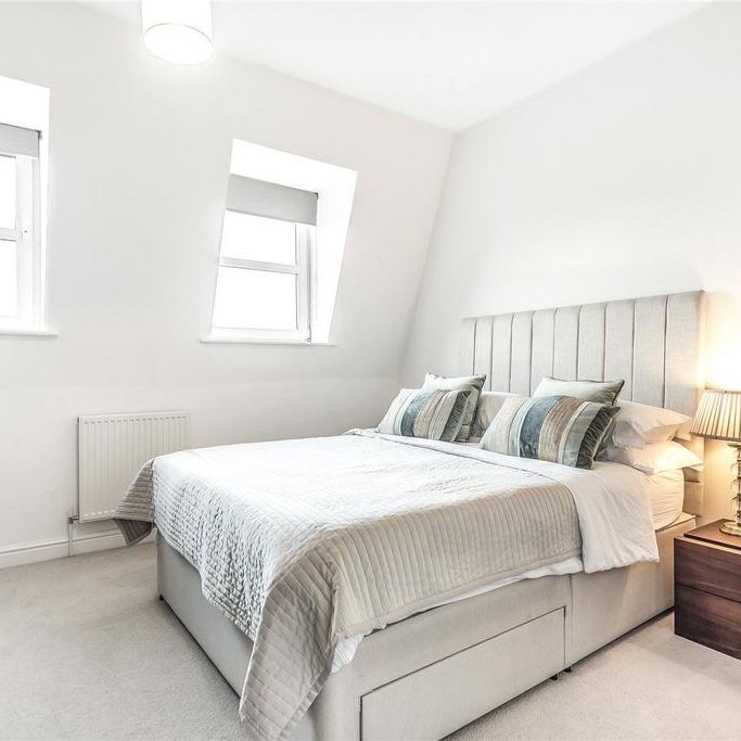4 bedroom semi-detached house to rent - Photo 1