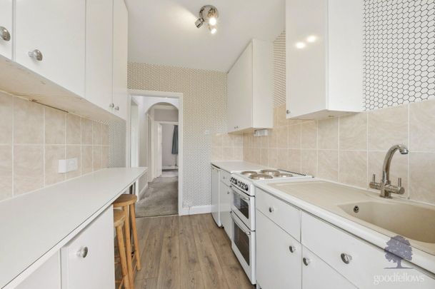 Lynmouth Avenue, Morden, SM4 - Photo 1