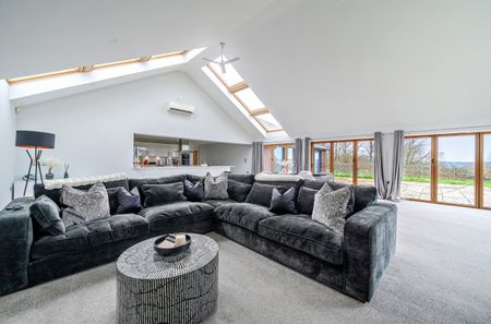 4 bedroom detached bungalow to rent - Photo 5