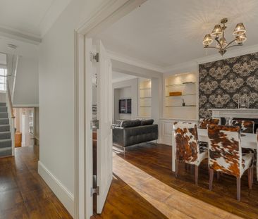 A handsome five-bedroom house in Wimbledon Village - Photo 3