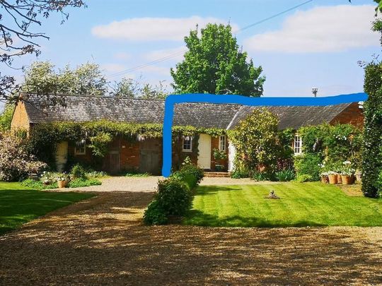2 bedroom bungalow to rent - Photo 1