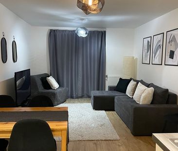 1 Bed Flat, Claret Court, CR0 - Photo 2