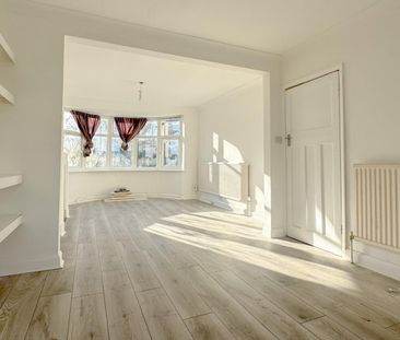 Auckland Road, Potters Bar - Photo 1