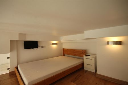 Murton House, Newcastle Upon Tyne - Photo 3