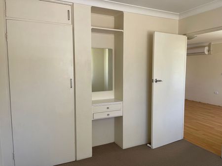 COSY 2 BEDROOM UNIT - Photo 3