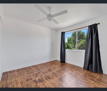Conveniently Located Strathpine Home - Photo 5