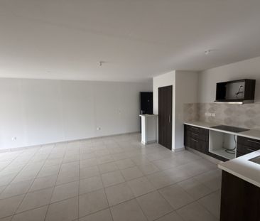 Location Appartement 3 pièces 68m² ST DENIS 97490 - Photo 5