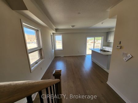 For Lease - 170 William Booth Avenue, Newmarket, Ontario - Photo 2