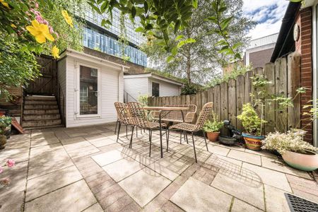 3 bedroom terraced house to rent - Photo 2