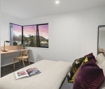 Modern City-Fringe Living, Moments From The Bays - Photo 3