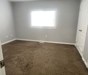 For Lease - 3200 Singleton Avenue Unit# 3, London South, Ontario - Photo 4