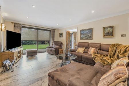 7 bedroom detached house to rent - Photo 3