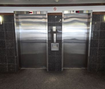 For Lease - 355 Rathburn Road Unit# 704, Mississauga, Ontario - Photo 2