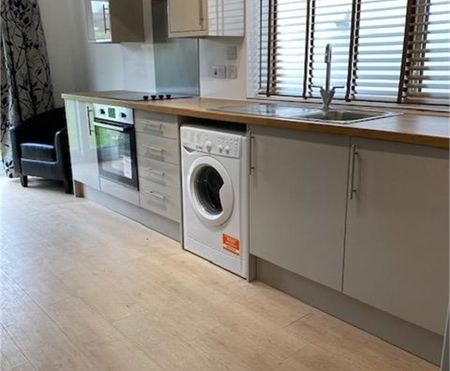 Room 4, 19 Radegund Road, Cambridge - Photo 3