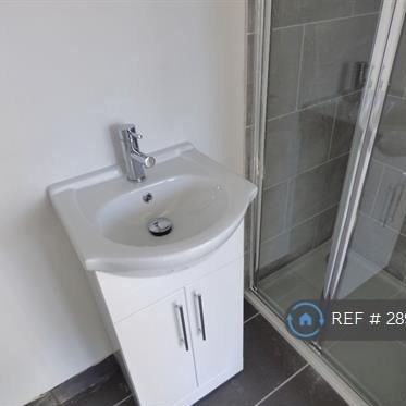 5 bedroom maisonette to rent - Photo 1