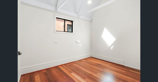 Luxurious Living in the Heart of the City - Newly Renovated 4 Bedroom Terrace - Photo 1